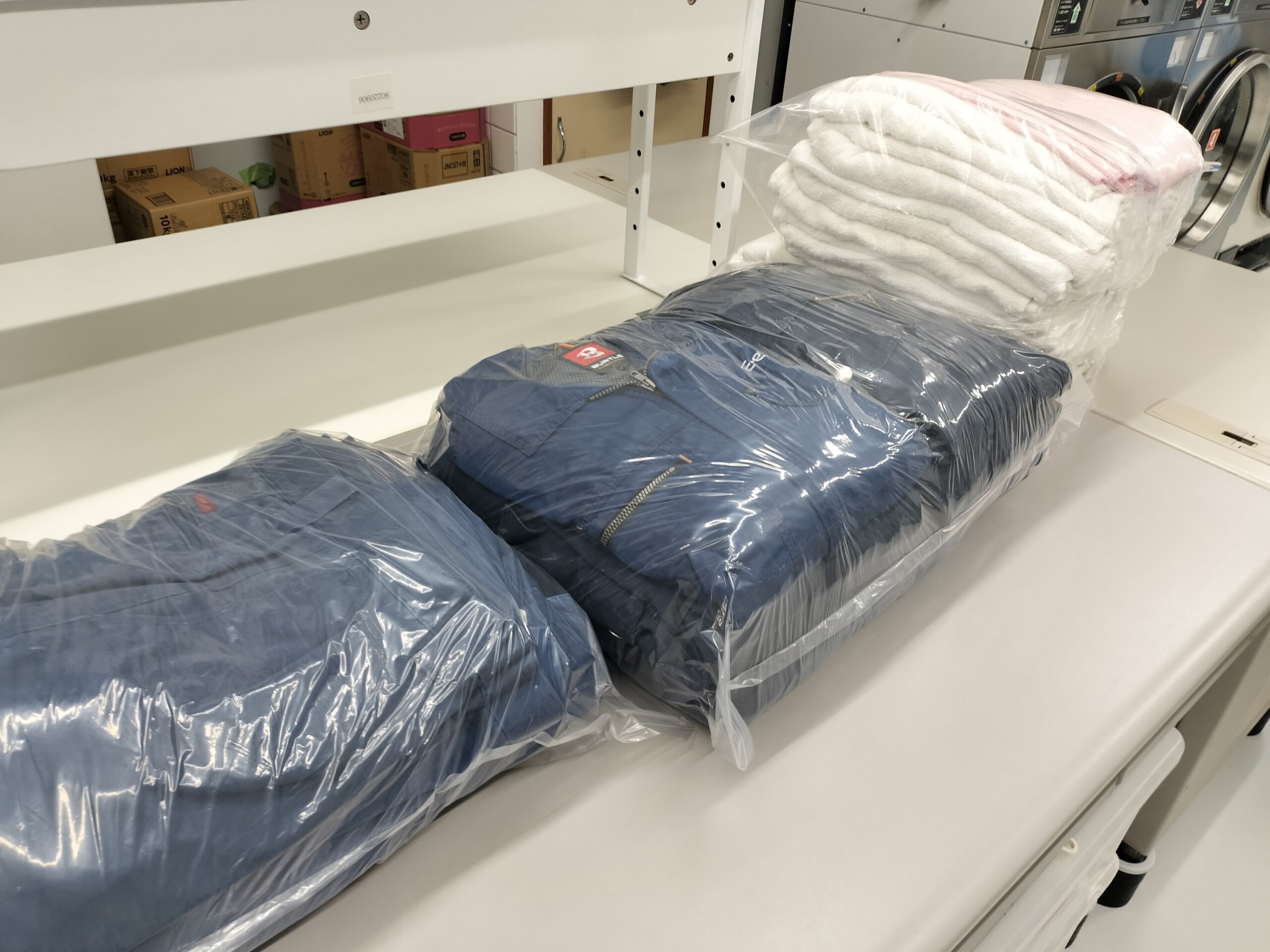 作業着の宅配洗濯｜東京の現場から毎週回収・高温でニオイ除去