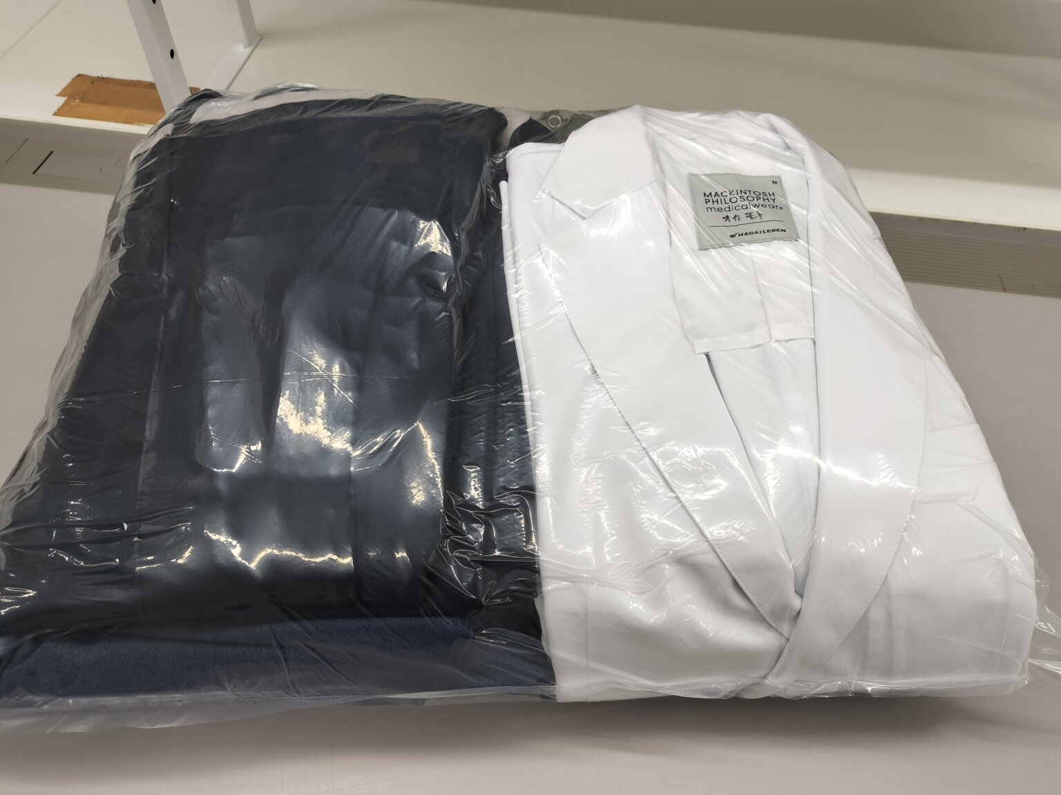 医療スクラブ・白衣の洗濯代行｜院内リネンは“クリーニング”より外注洗濯が合理的な理由