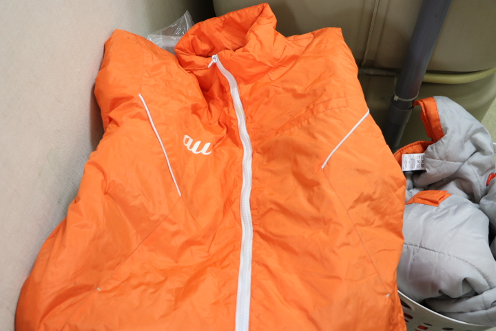 ベンチコートはクリーニングより格安の洗濯代行で｜大量対応・イベント回収OK