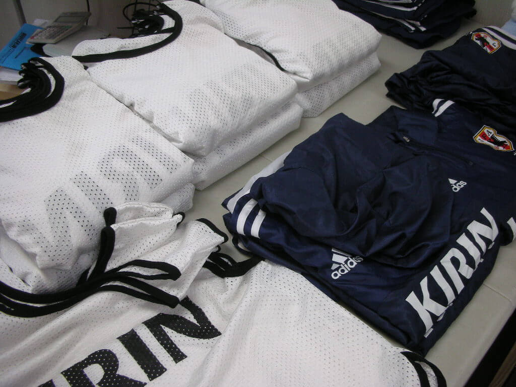 ビブス、ユニフォーム洗濯後畳まれてる