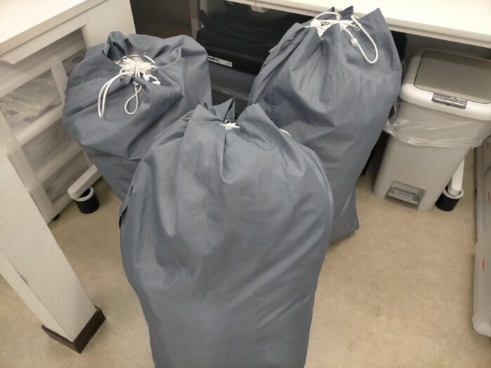 リネンの回収3袋