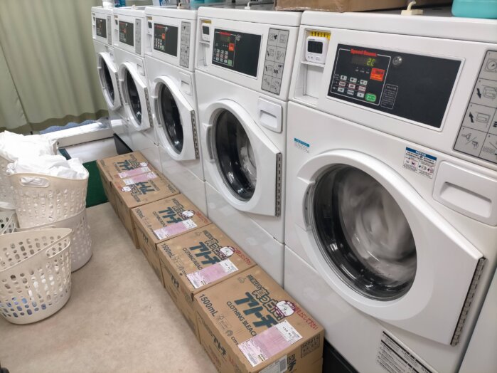 業務用洗濯機で洗濯されてる様子