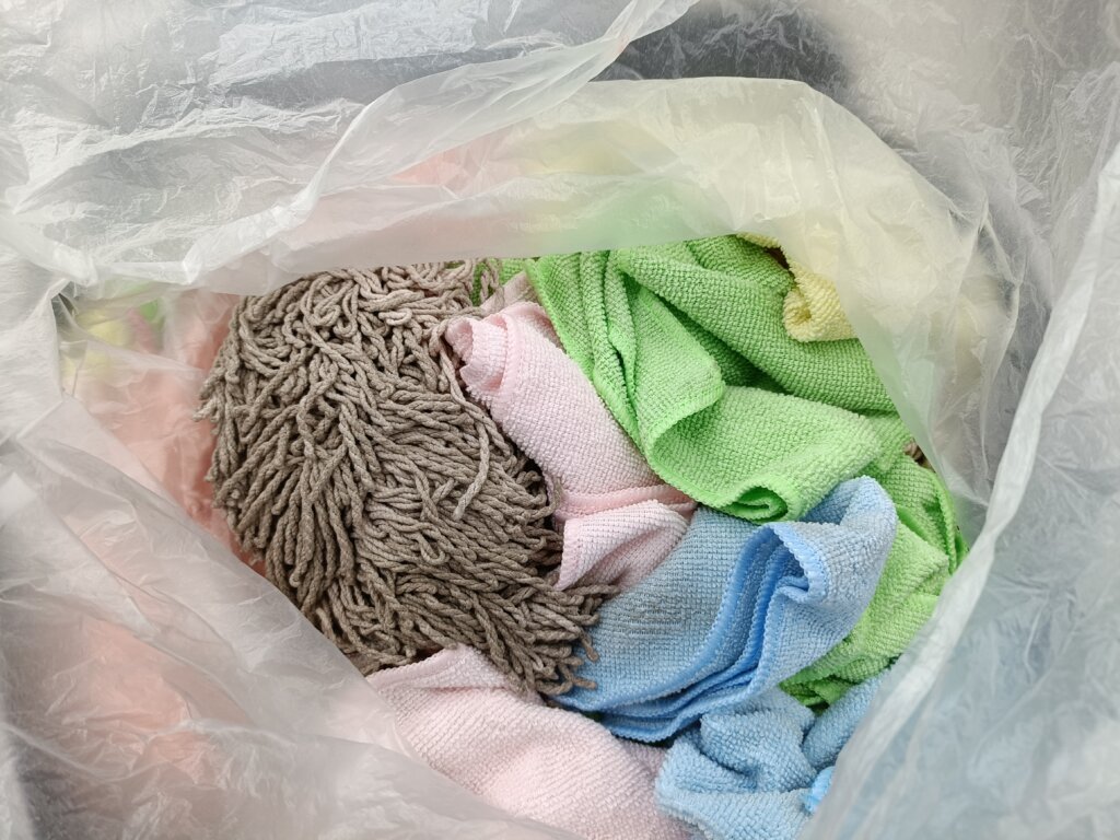 モップ、マイクロファイバータオル、雑巾洗濯前まとめて到着する